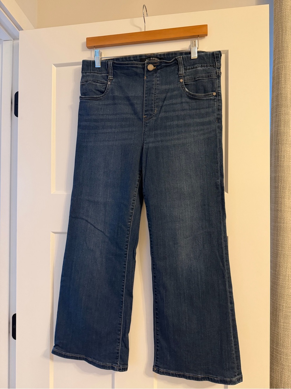 Liverpool Wide Leg Cropped Jeans in Dark Blue